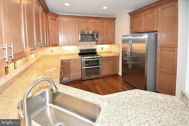 Building Photo - 9425 Van Arsdale Dr