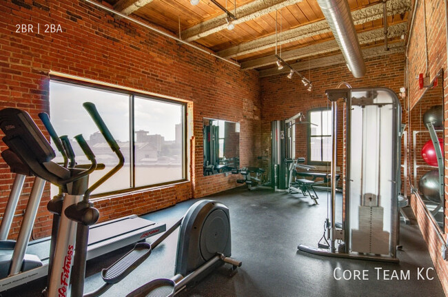 Building Photo - Large loft at Windows Lofts