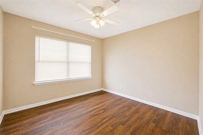 Building Photo - 3205 Hays St