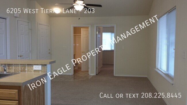 Building Photo - 6205 W Tierra Ln