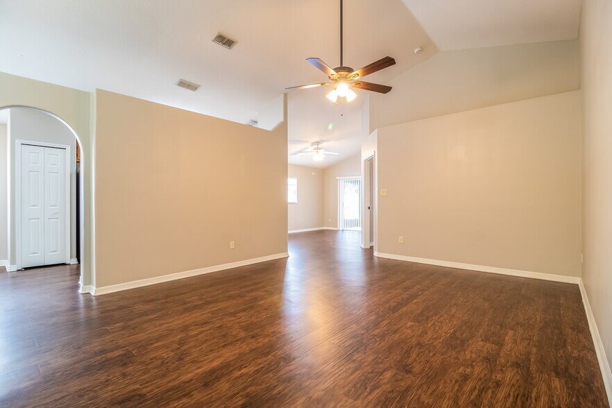 Building Photo - 10733 Brown Trout Cir