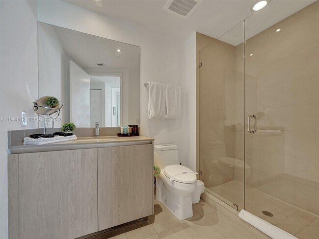 Building Photo - 4111 S Ocean Dr