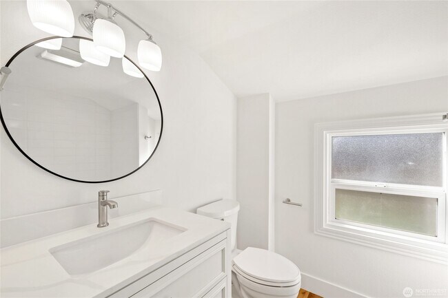 Building Photo - 9104 Highland Ave SW