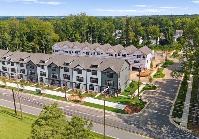 Building Photo - FREE RENT! Stunning 4 Bed | 3.5 Bath Luxury Townhome at The Towns at Rocky River