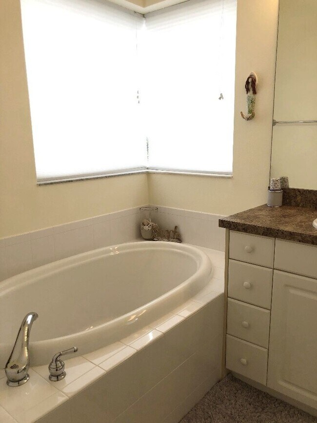 Building Photo - NEW PRICE! Venice, FL 3BR/2BA/1CG Seasonal Rental in Courtyards of Gondola Park