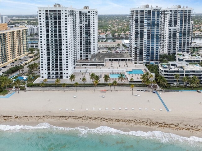 Building Photo - 2301 S Ocean Dr