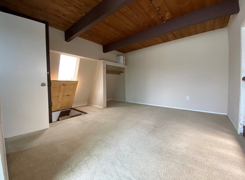 Building Photo - 4030 Haines St