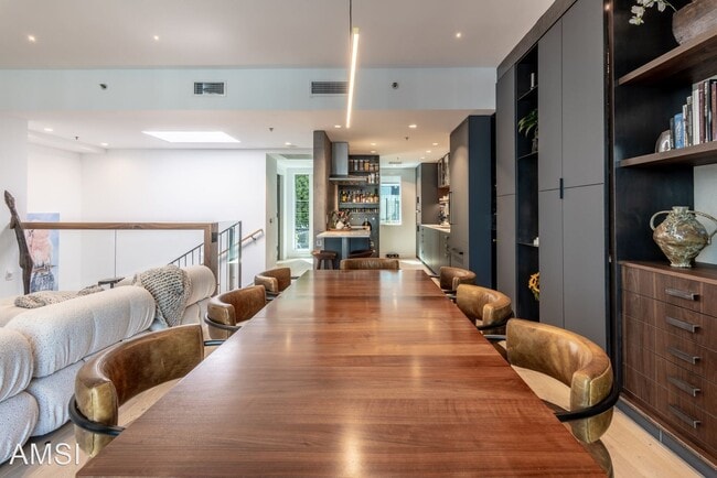 Building Photo - 3 br, 2.5 bath House - 489 Harrison Street...