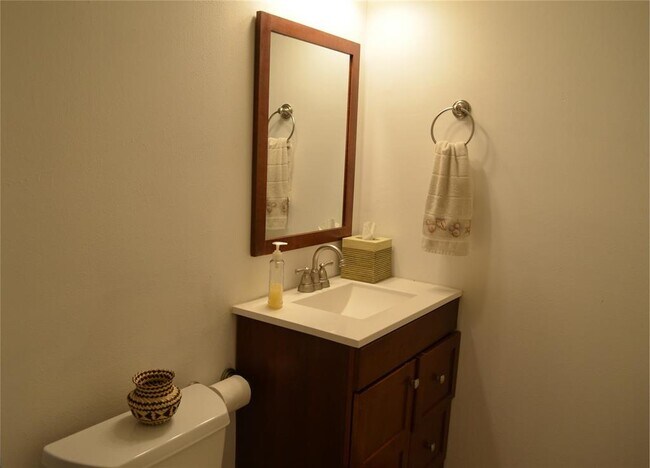 Building Photo - 10176 Oakberry St