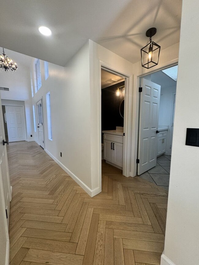 Building Photo - BEAUTIFUL 3 BEDROOM 3 BATH CORNER LOT WITH POOL AND LARGE BACKYARD NORTH SCOTTSDALE