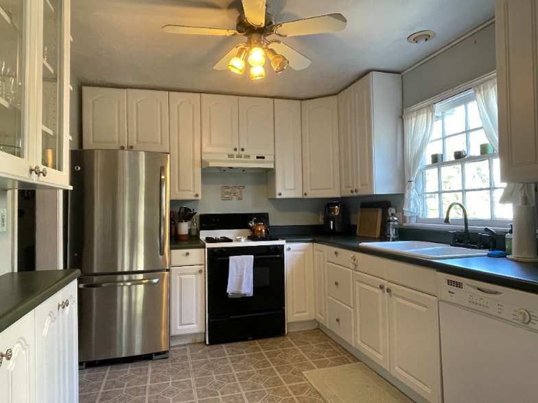 Building Photo - 1659 Dresden Dr NE