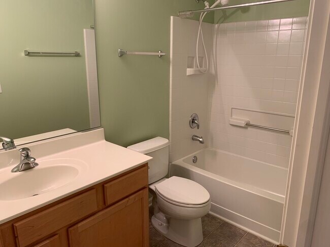 Building Photo - 929 Summit Creek Dr
