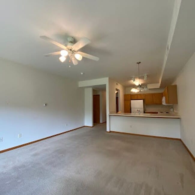 Building Photo - $1550 | 3 Bedroom, 2 Bathroom House | PET ...