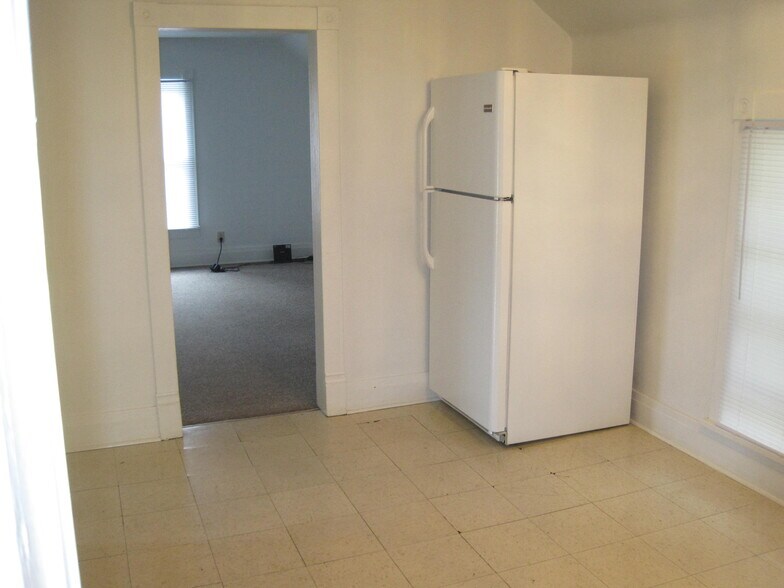 Building Photo - 1515 E Madison St