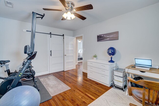 Building Photo - Midtown Rental in Forest Hills