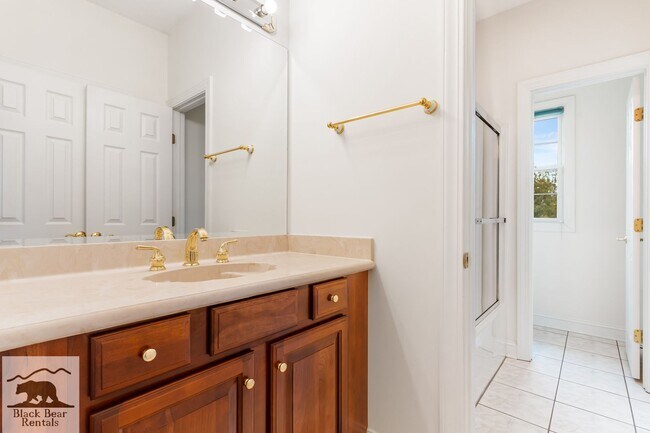 Building Photo - South AVL - Grand Residence in The Cotswol...