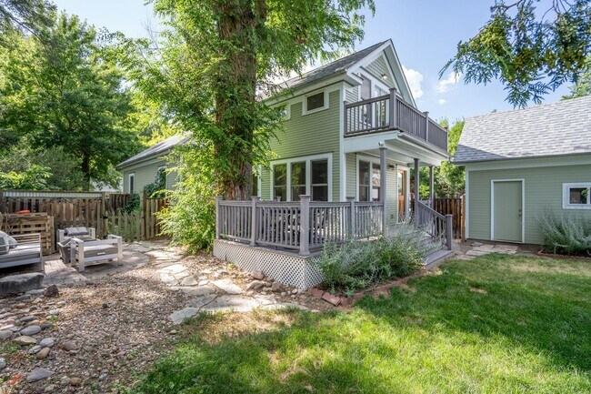 Building Photo - Charming 2-Bed, 2-Bath Loft Home in Old To...