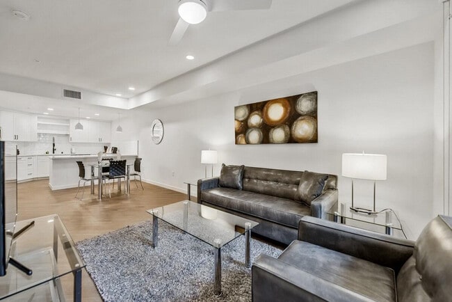 Building Photo - 8875 Costa Verde Blvd