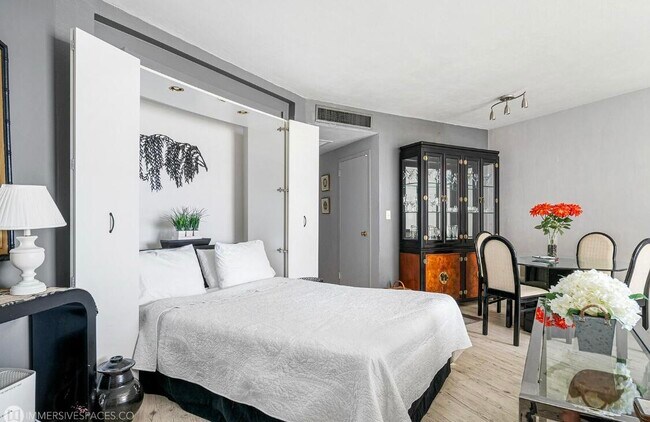 Building Photo - 2800 N Flagler Dr