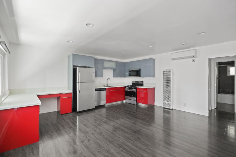 Building Photo - 1321 W 36th Pl