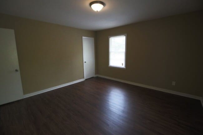 Building Photo - Stylish, Spacious & Updated – Don’t Miss T...