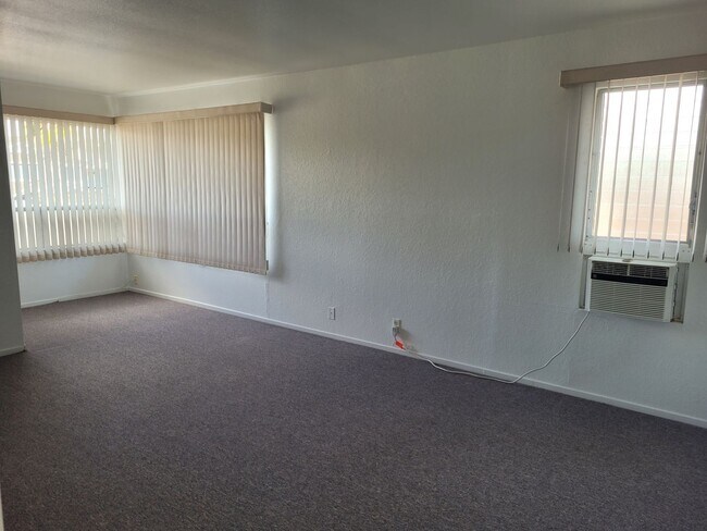 Building Photo - Quiet w/Beautiful Ocean Views 3bd, 2.5bath, SF w/2 car garage 1655sqft unit . $4200