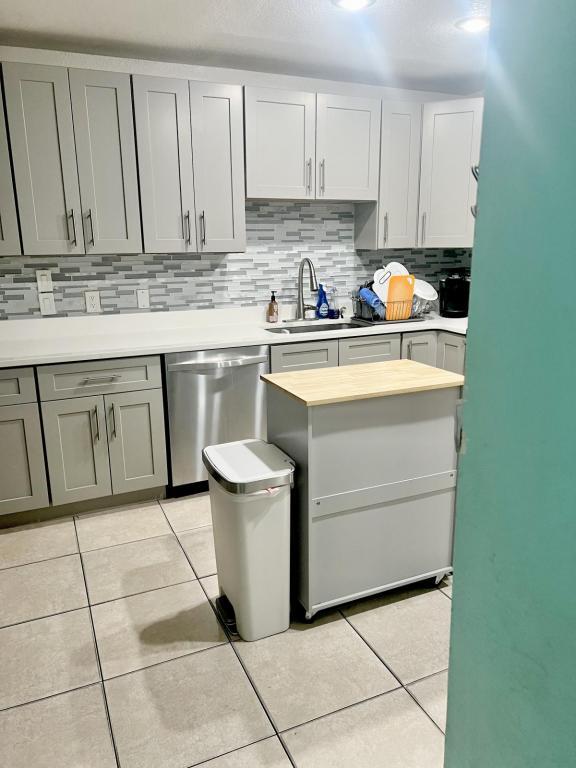 Building Photo - 2013 Redmond St