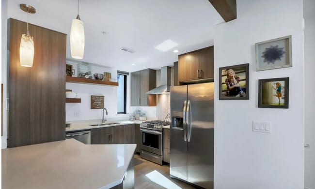 Building Photo - 3 Bedroom, 2 Bath Coeur d' Alene Condo