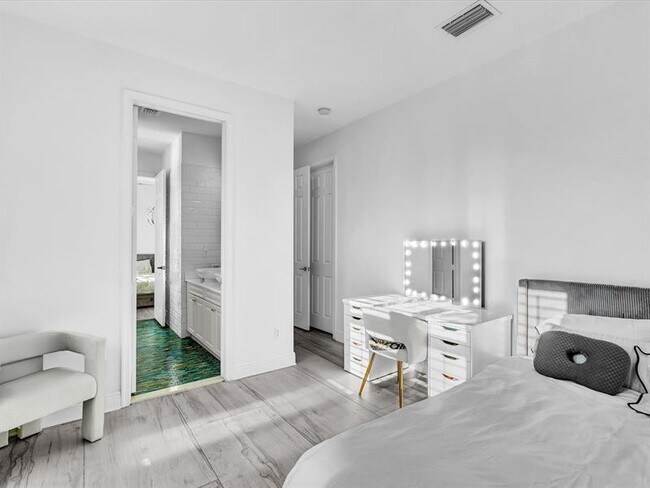 Building Photo - 3192 NW 84th Terrace