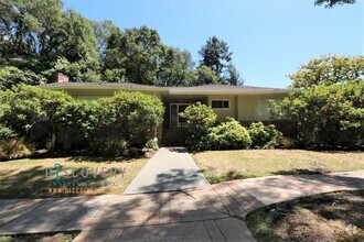 Building Photo - Piedmont Mid-Century 5 Bedroom 4.5 Bathroo...