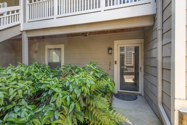 Building Photo - Delightful 2-bedroom, 2-bathroom condo