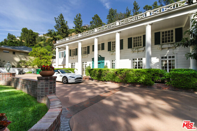 Building Photo - 1148 Coldwater Canyon Dr