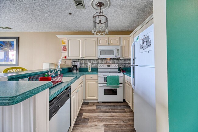 Building Photo - Villa Capriani 204B @ 790 New River Inlet Rd