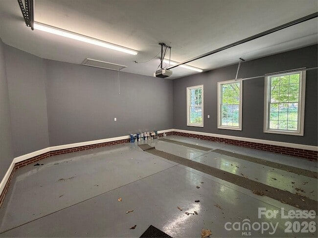 Building Photo - 150 Manitou Trail