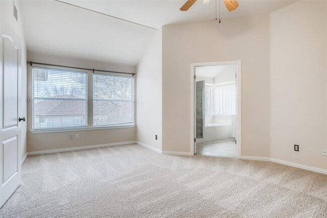 Building Photo - 1822 Rosenborough Ln N