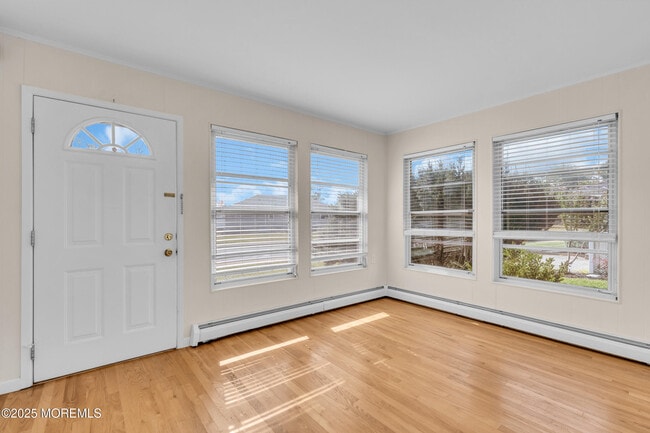 Building Photo - 164 Charlotteville Dr S