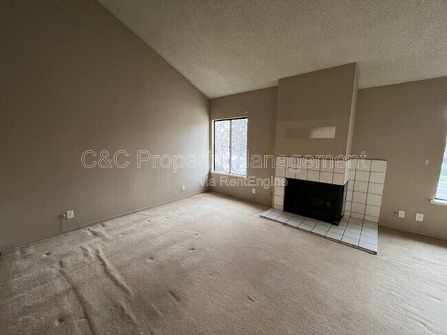 Building Photo - 2890 Huntington Blvd