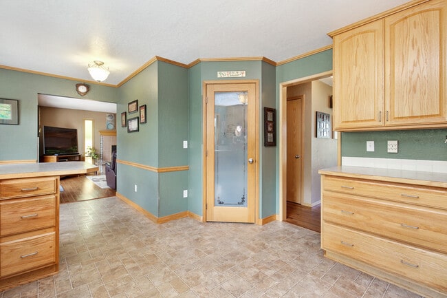 Building Photo - Beautiful 4 bedroom home in NE Tacoma!