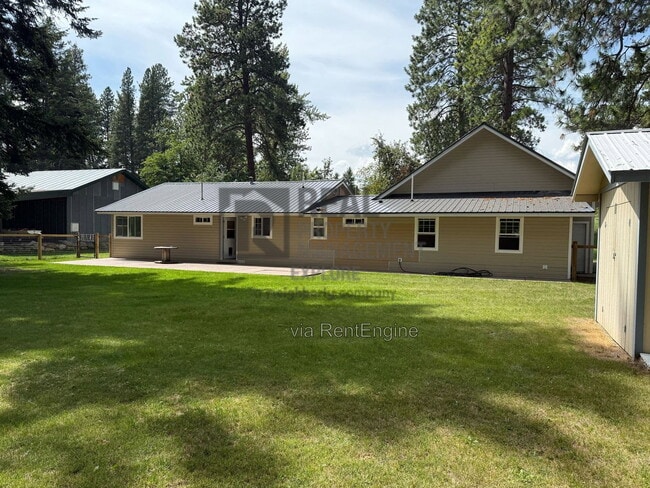 Building Photo - 1533 3rd Ave W