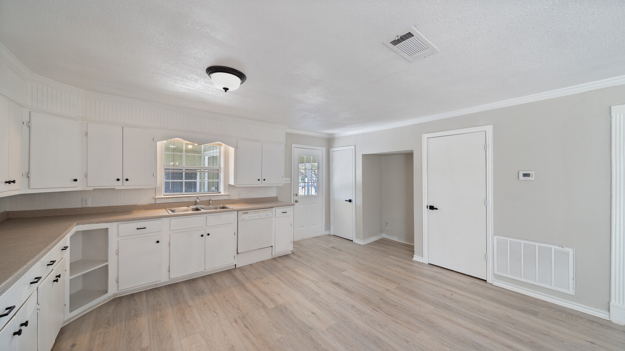 Building Photo - 403 Prairieville St