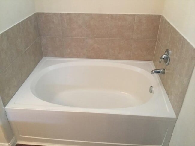 Building Photo - 3915 Hawthorn Glen Ct