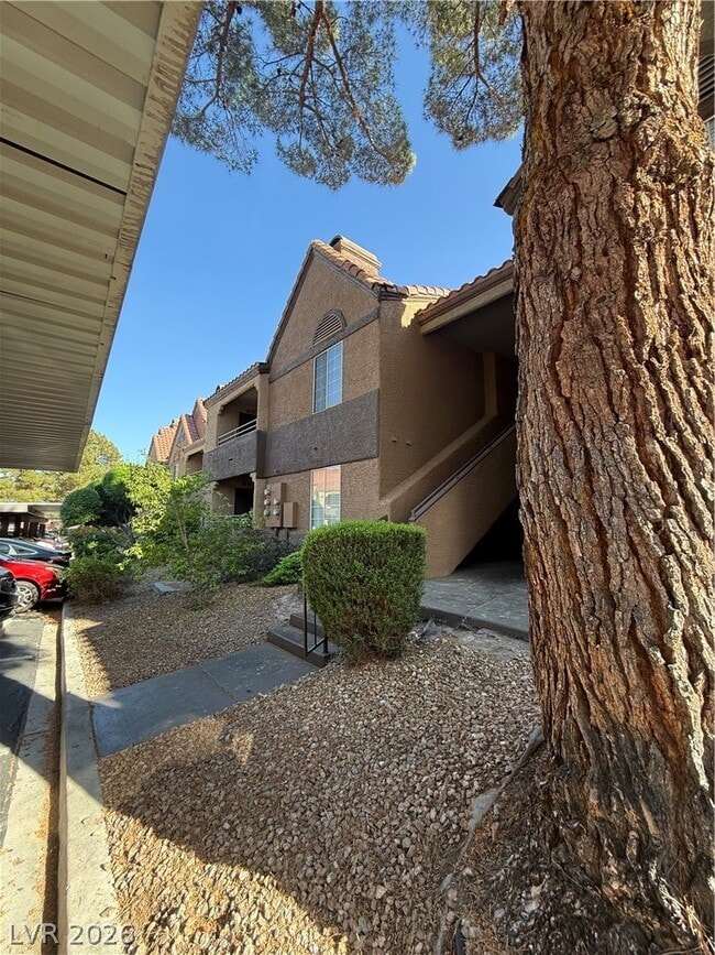 Building Photo - 2200 S Fort Apache Rd