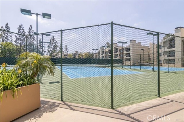 Building Photo - 21520 Burbank Blvd