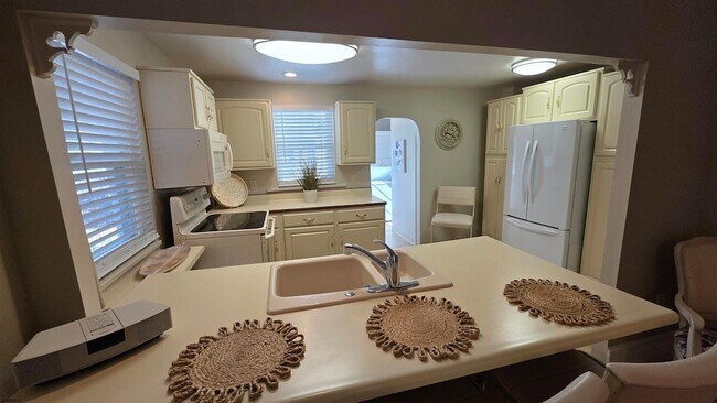 Building Photo - 34 N Montgomery Ave