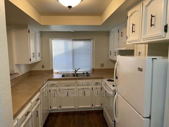 Building Photo - 4276 Meadowbrook Ct NE