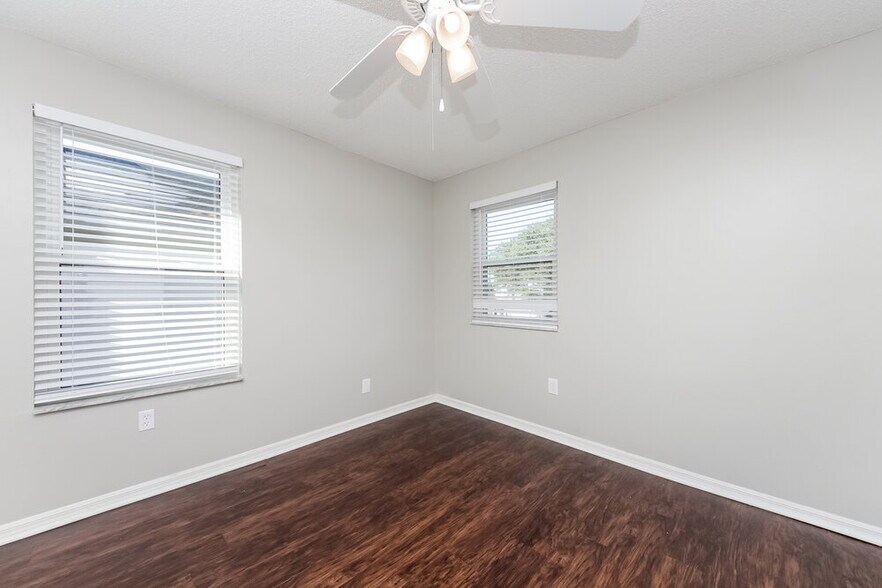 Building Photo - 9522 Chandon Dr