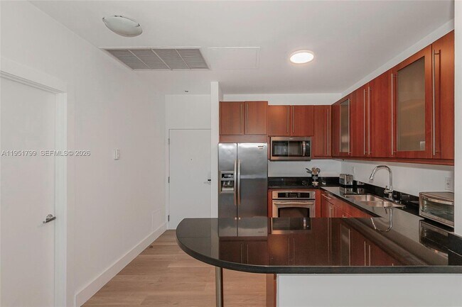 Building Photo - 2301 Collins Ave