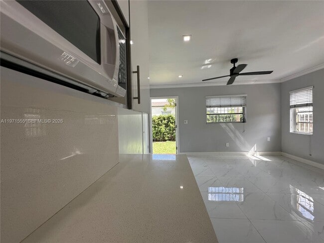 Building Photo - 3035 SW 27th Terrace