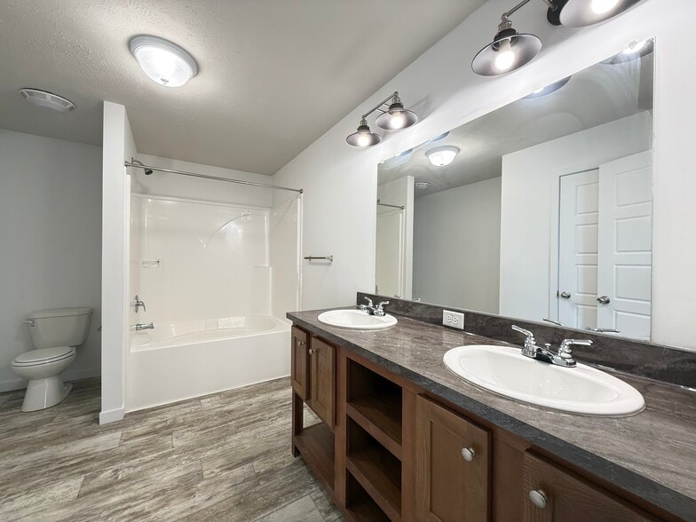 Building Photo - 2018 Lark Ln NW