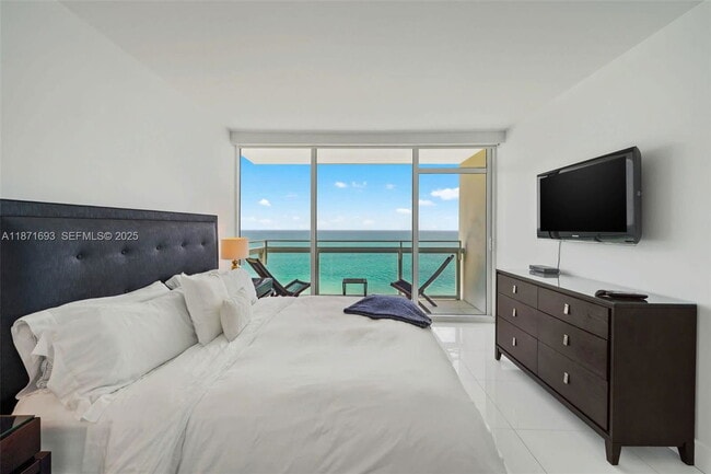 Building Photo - 6801 Collins Ave